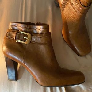 Franco Sarto brown leather ankle booties in size 9